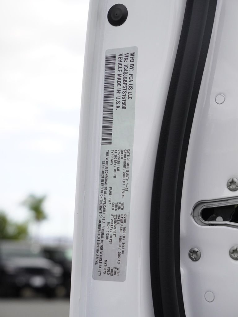 New 2026 Bright White Clear-Coat Exterior Paint Jeep Limited image 32