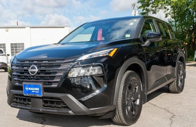 Used 2026 Black Nissan SV image 3
