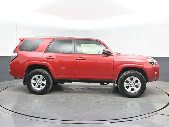 Used 2018 Barcelona Red Metallic Toyota SR5 image 11