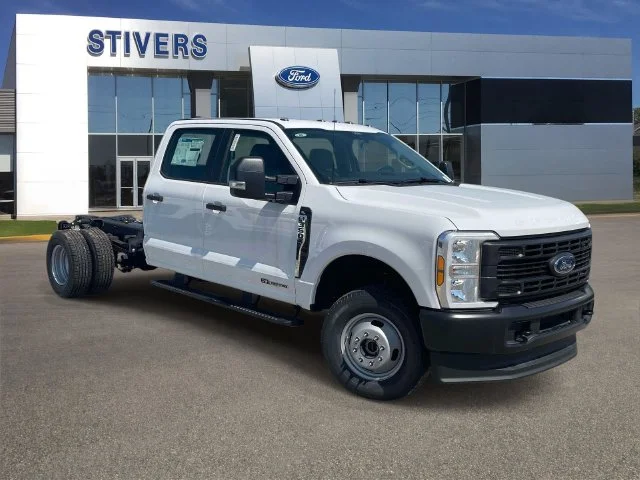 2026 Ford F-350 Super Duty Chassis Cab