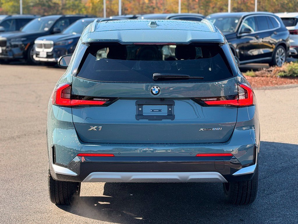 New 2027 Cape York Green Metallic BMW xDrive28i image 5