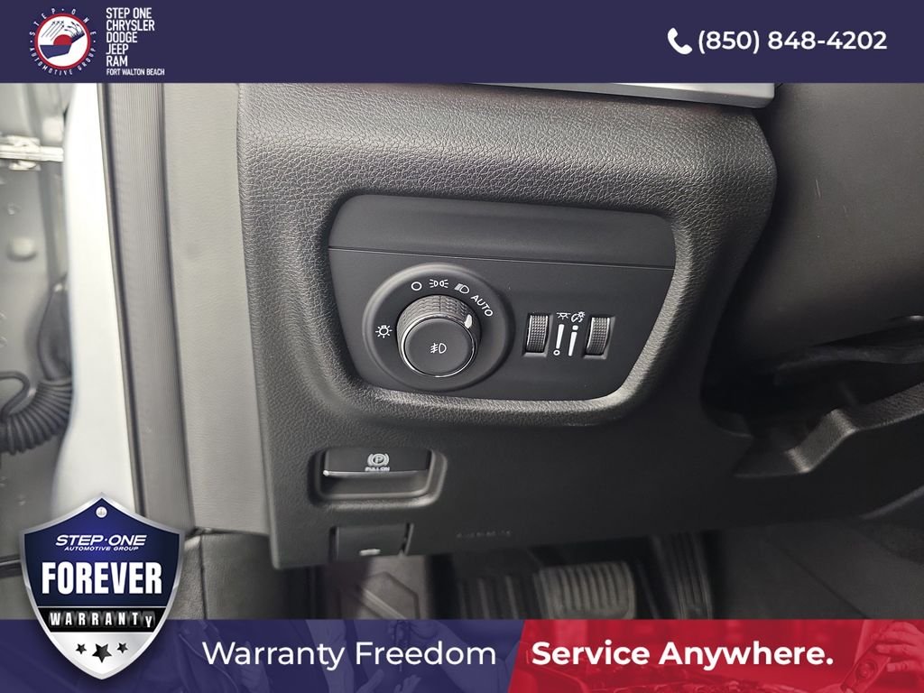 Used 2025 Silver Jeep Limited image 18