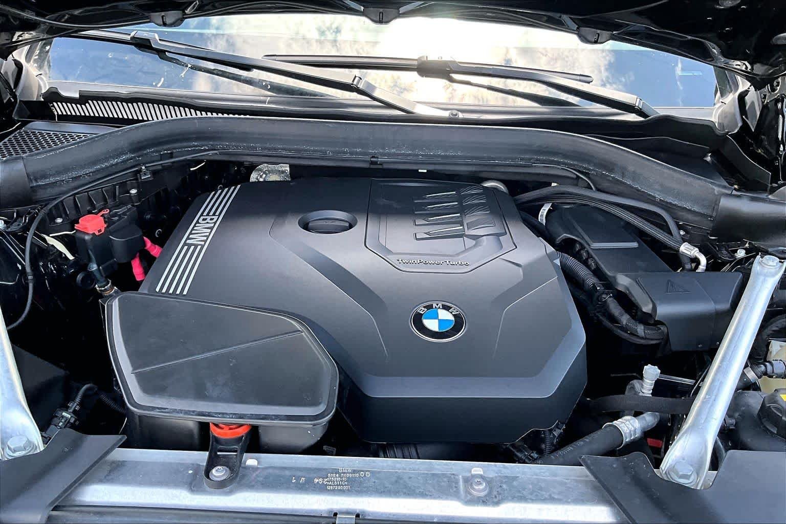 Used 2023 Black Sapphire Metallic BMW sDrive30i image 31