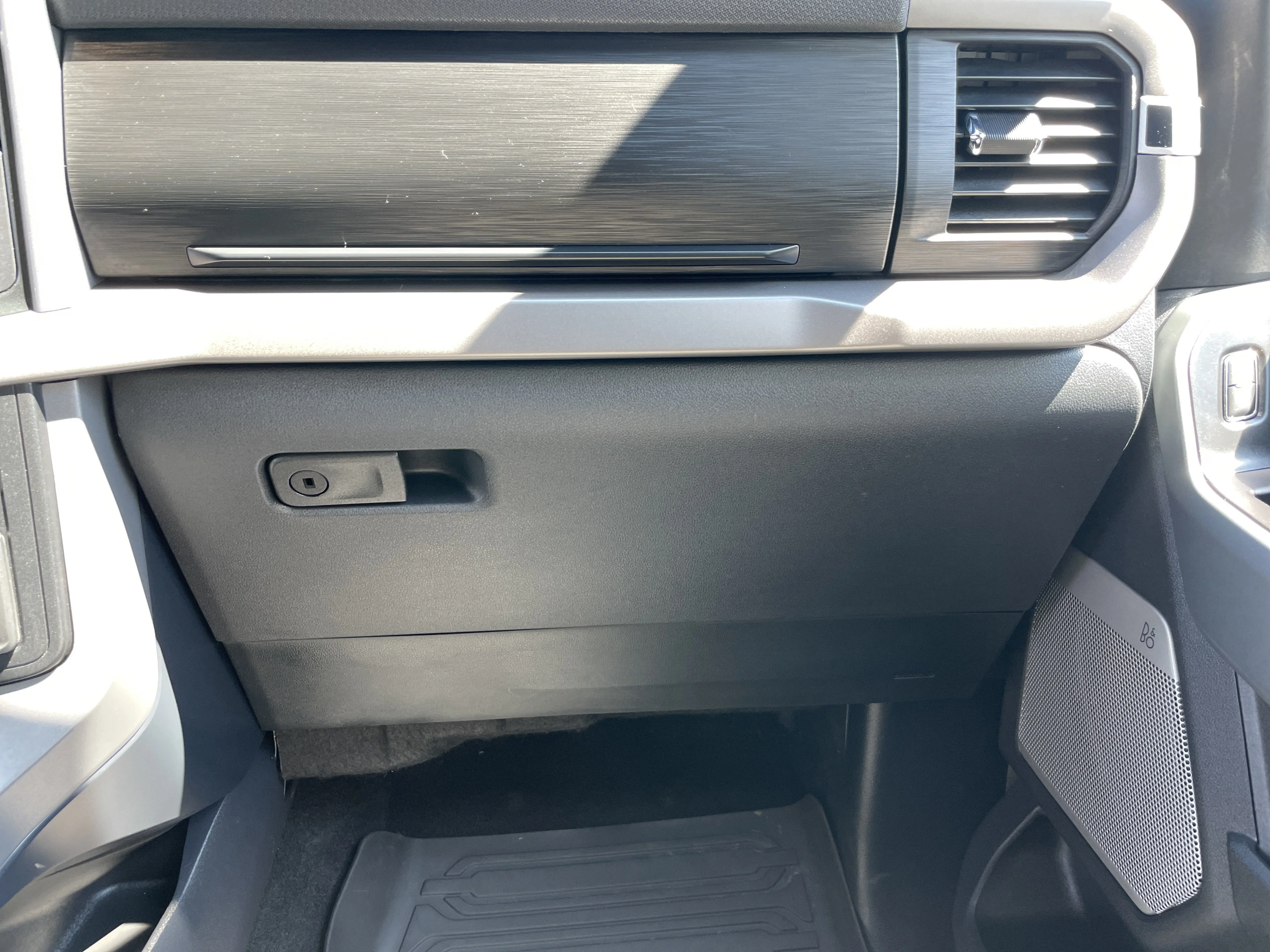 Used 2024 Oxford White Ford XLT image 21