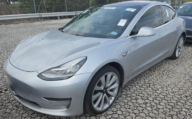 Used 2018 Silver Tesla Long Range image 1