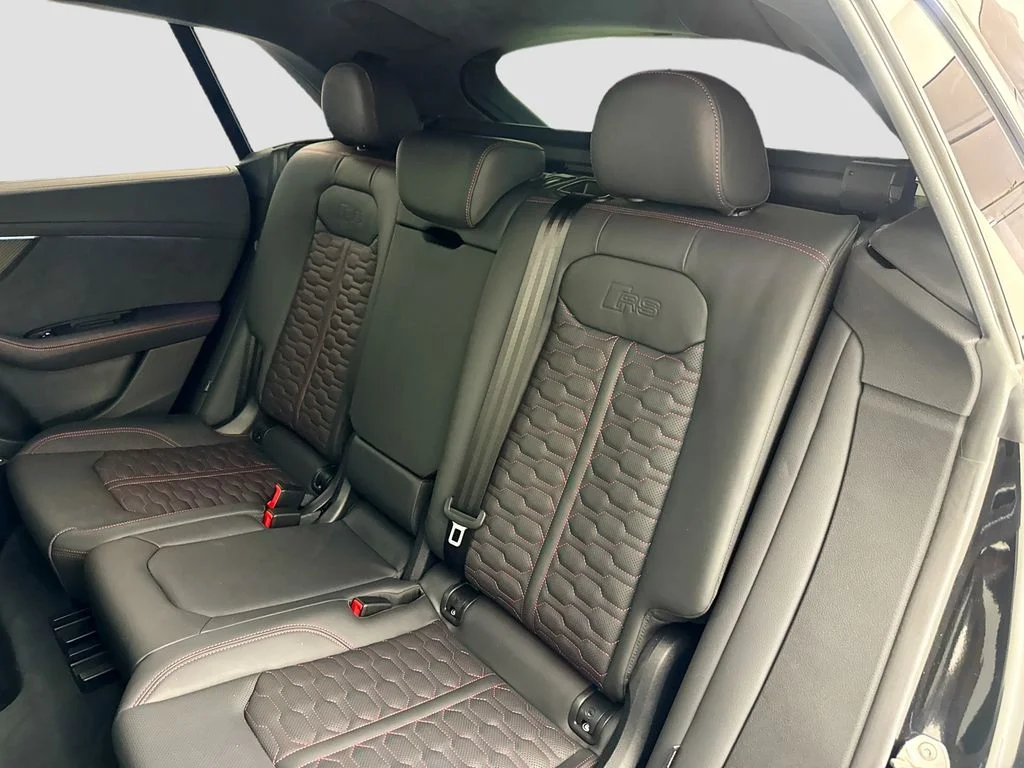 Used 2024  Audi 4.0T image 26