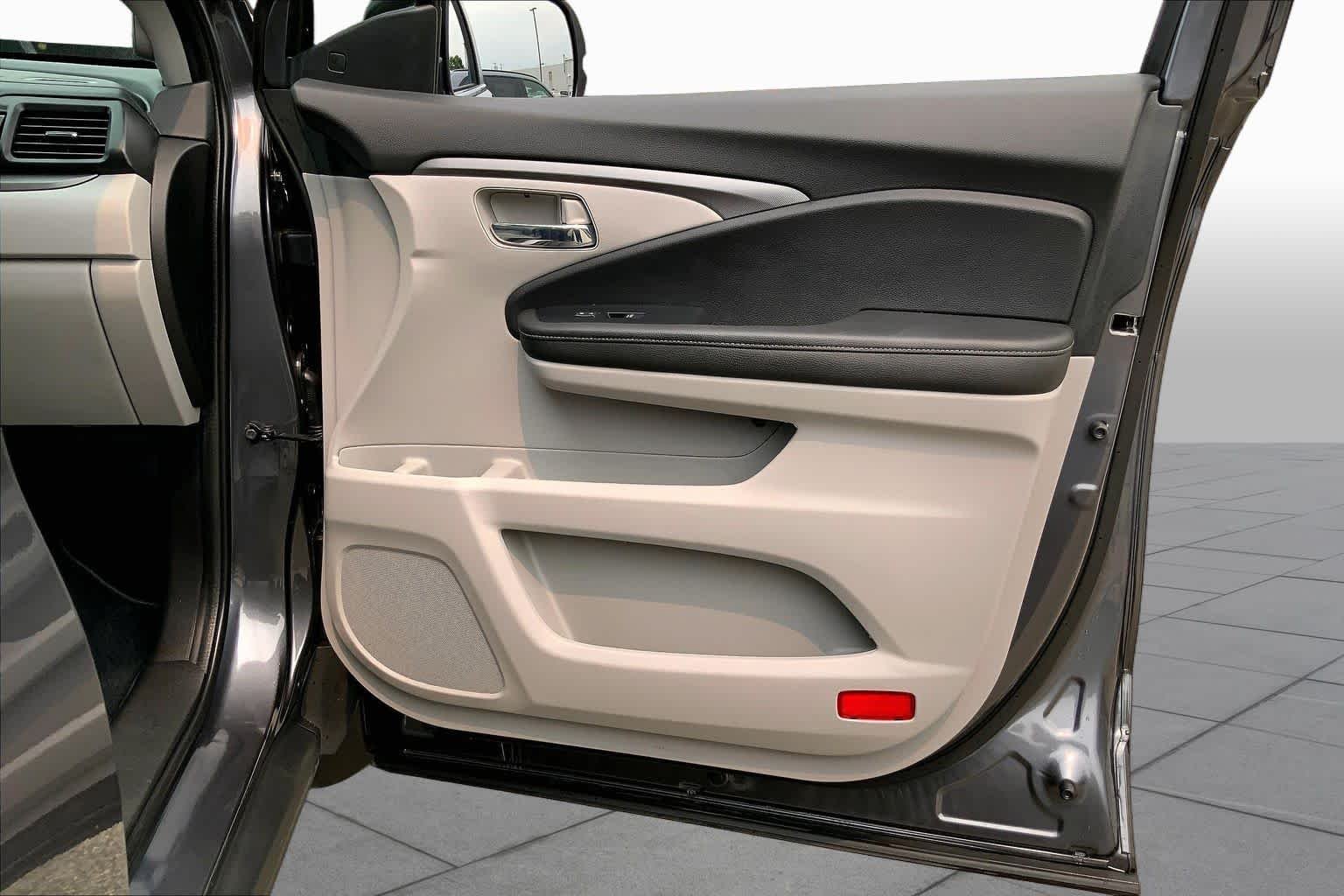 Certified Used 2023 Modern Steel Metallic Honda RTL image 23