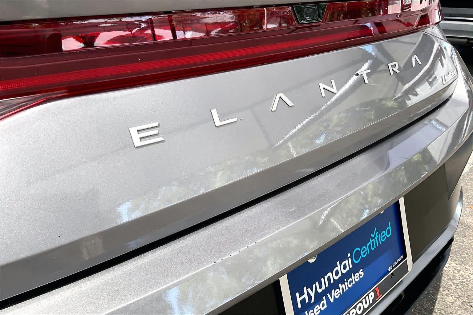 Used 2025 Fluid Metal Hyundai Limited image 10