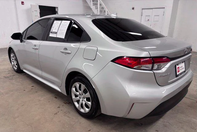 Used 2025 CLASSIC SILVER METALLIC Toyota  image 4