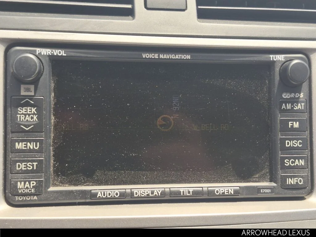 Used 2006 White Toyota SLE image 24