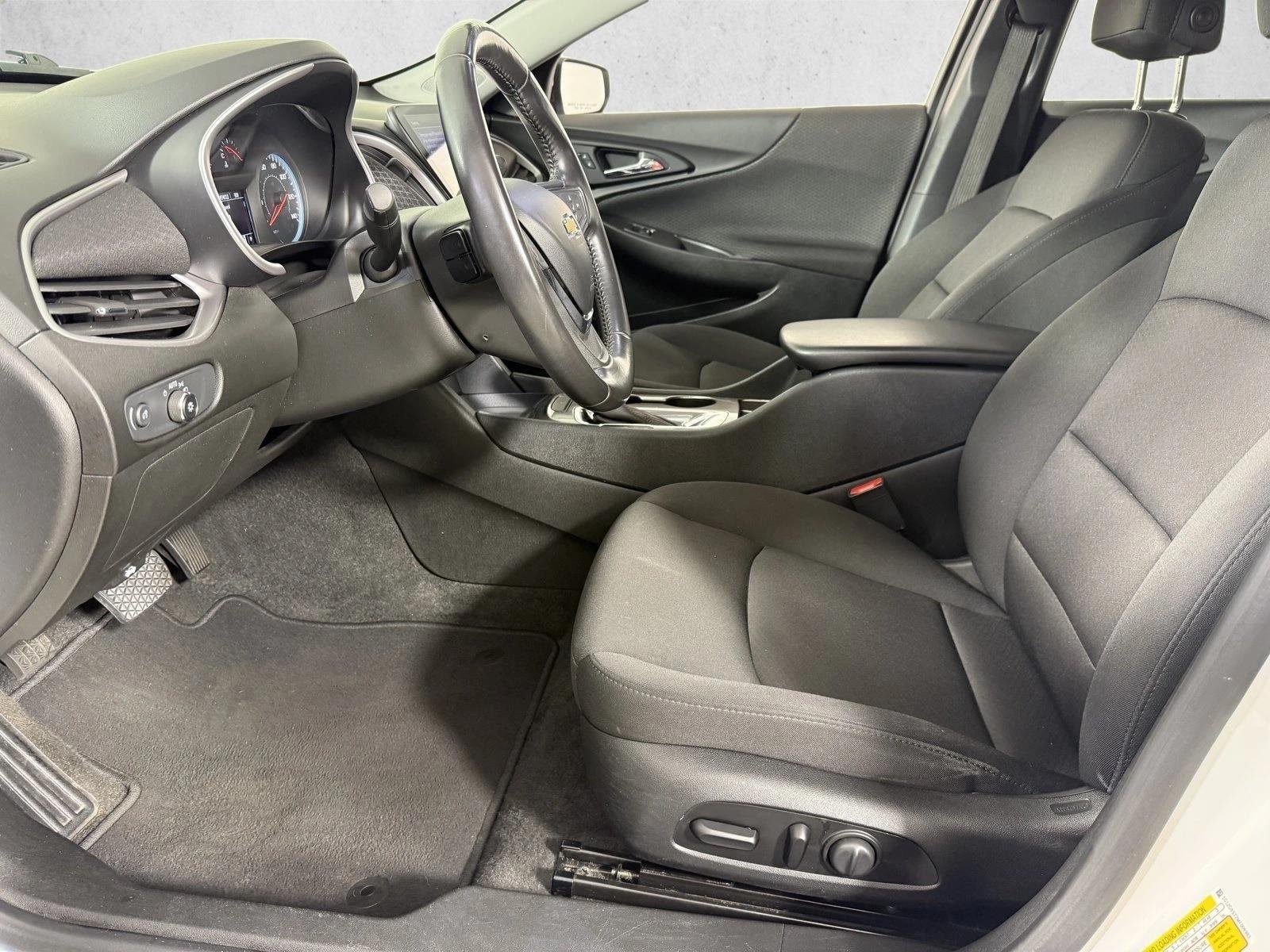 Used 2021 Summit White Chevrolet RS image 24