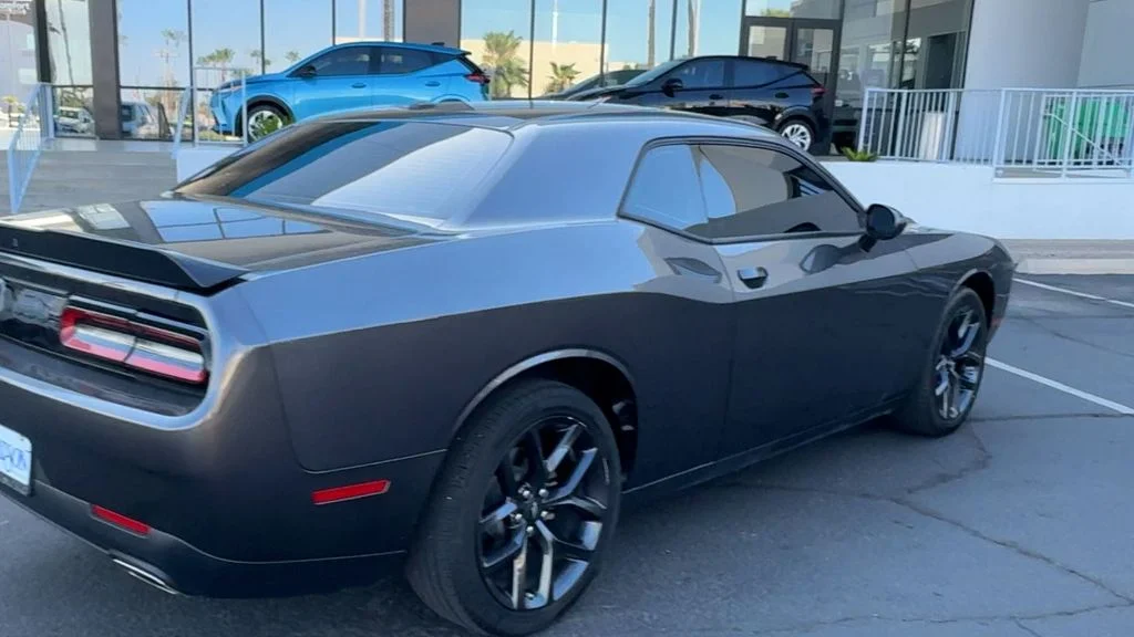 Used 2023 Gray Dodge SXT image 9