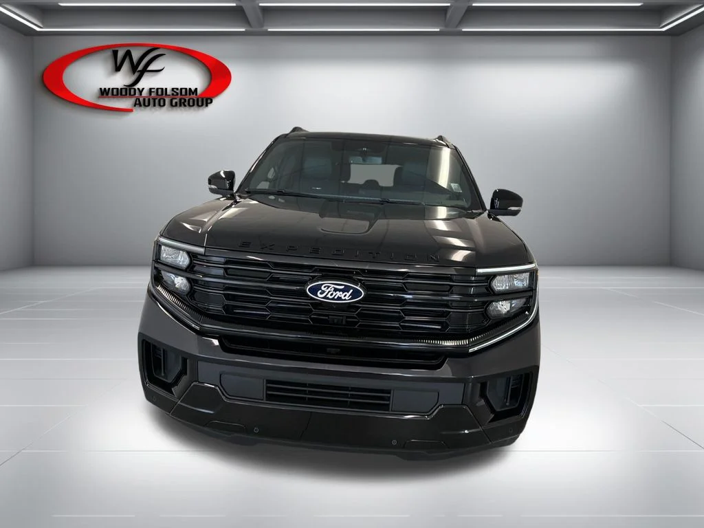 New 2027 Black Ford Platinum image 2