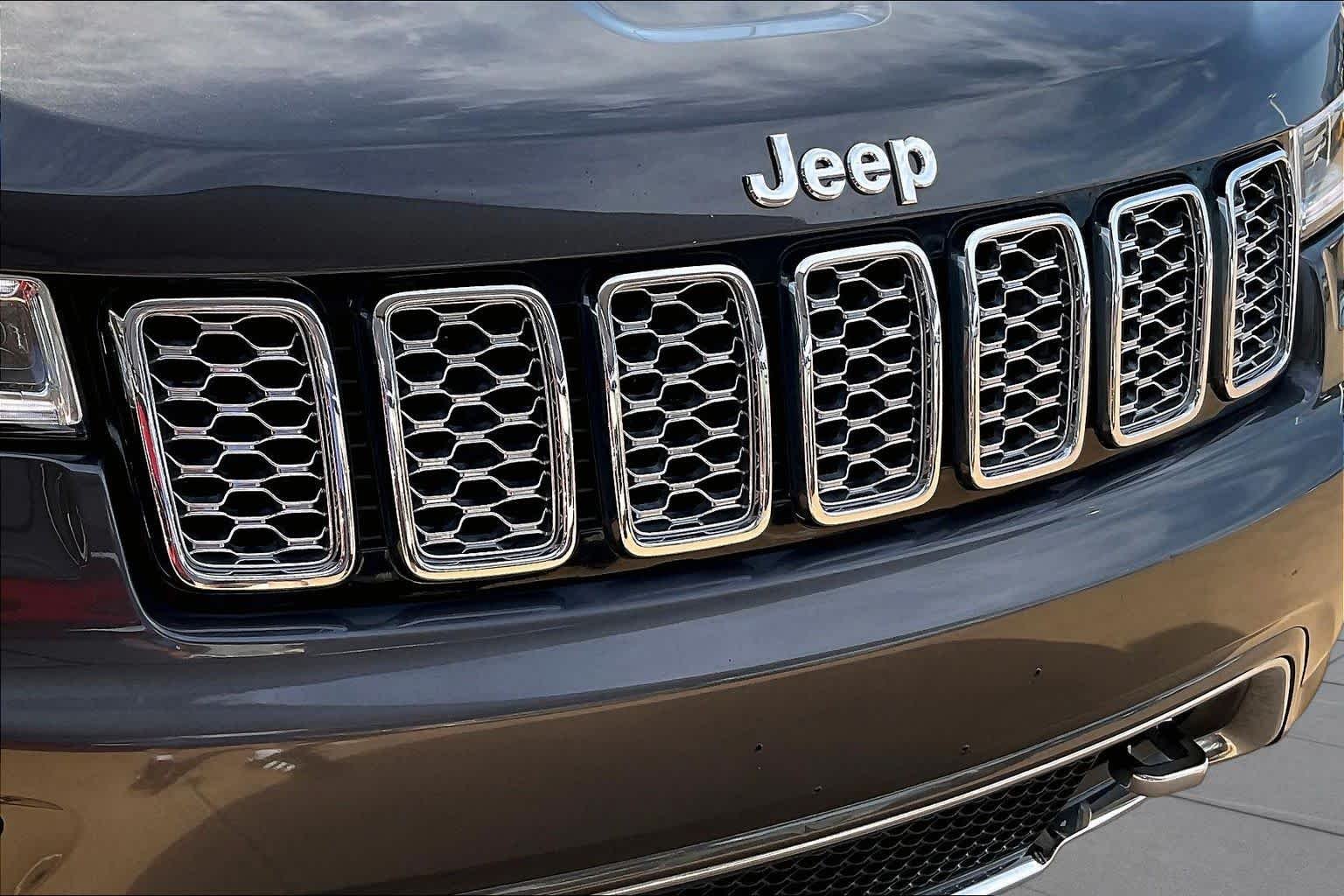 Used 2020 Granite Crystal Metallic Clearcoat Jeep Overland image 28