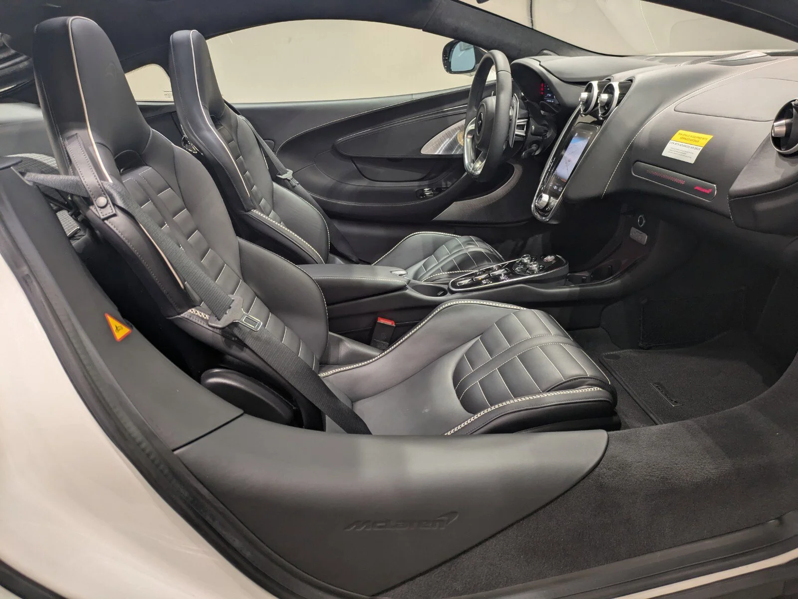2025 McLaren GTS Base - Photo 19