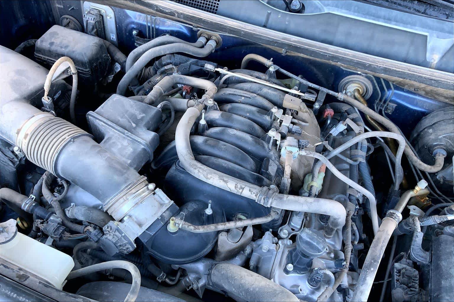 Used 2015 Blue Ribbon Metallic Toyota SR5 image 32