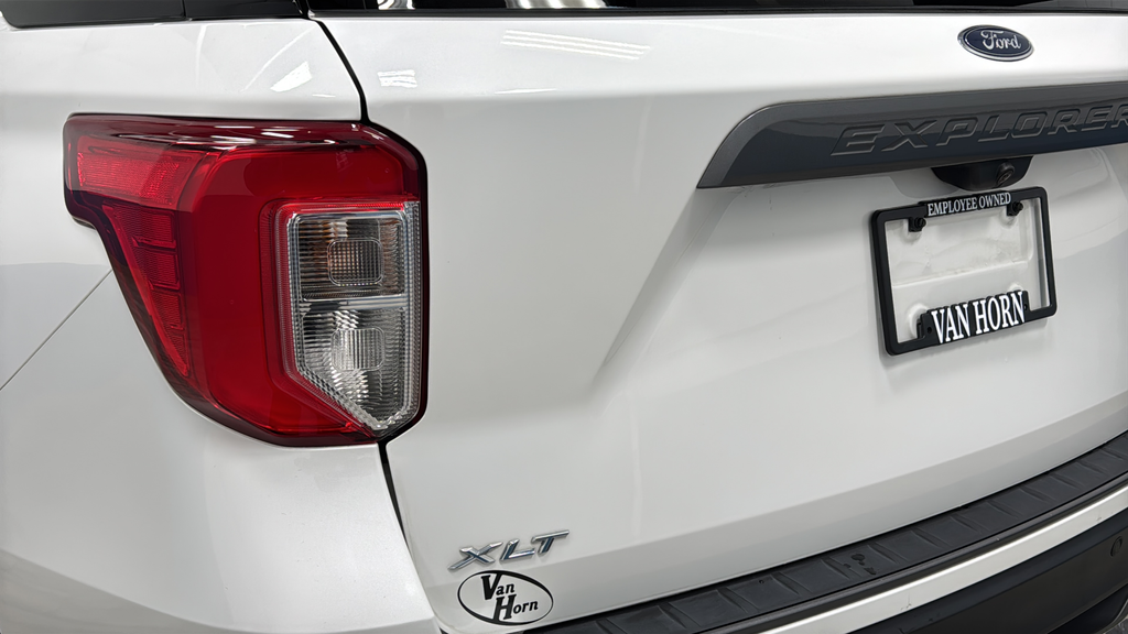 Used 2023 Star White Metallic Tri-Coat Ford XLT image 40