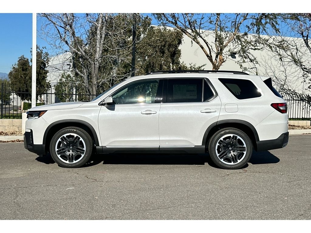 New 2026 Platinum White Pearl Honda Touring image 8