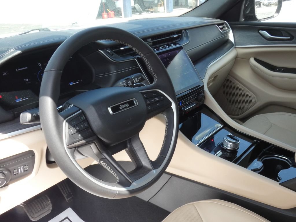 Used 2023 Black Jeep Limited image 8
