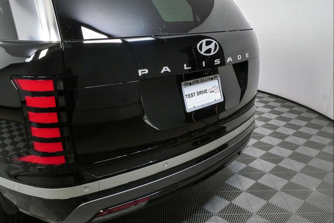 New 2026 Abyss Black Pearl Hyundai Limited FWD image 73