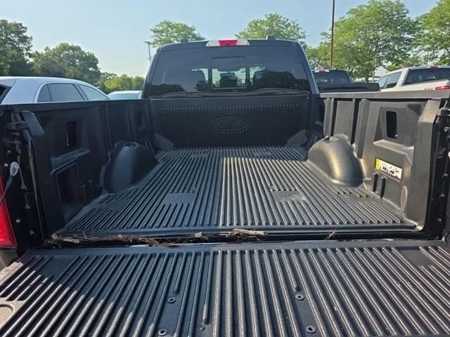 Used 2023 Black Ford XLT image 8