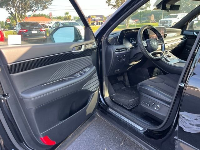 Used 2025 Black Hyundai Calligraphy Night Edition image 4