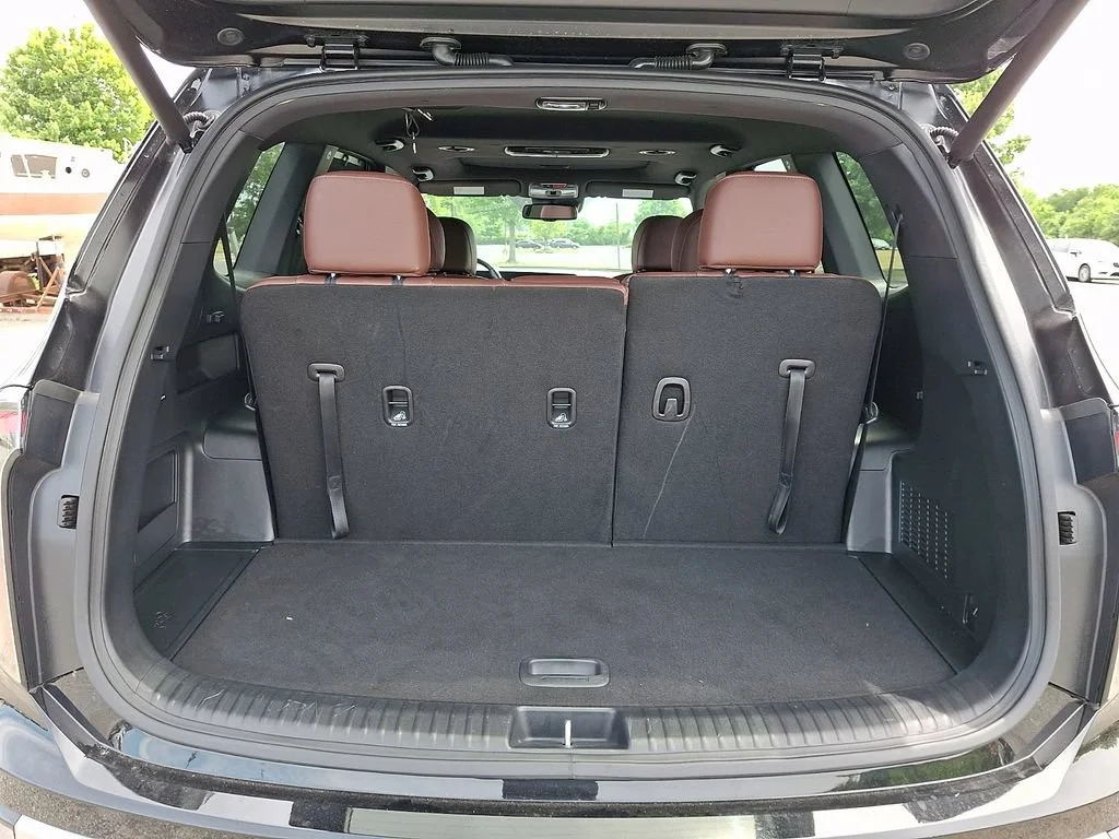 Used 2023 Ebony Black Kia EX image 31