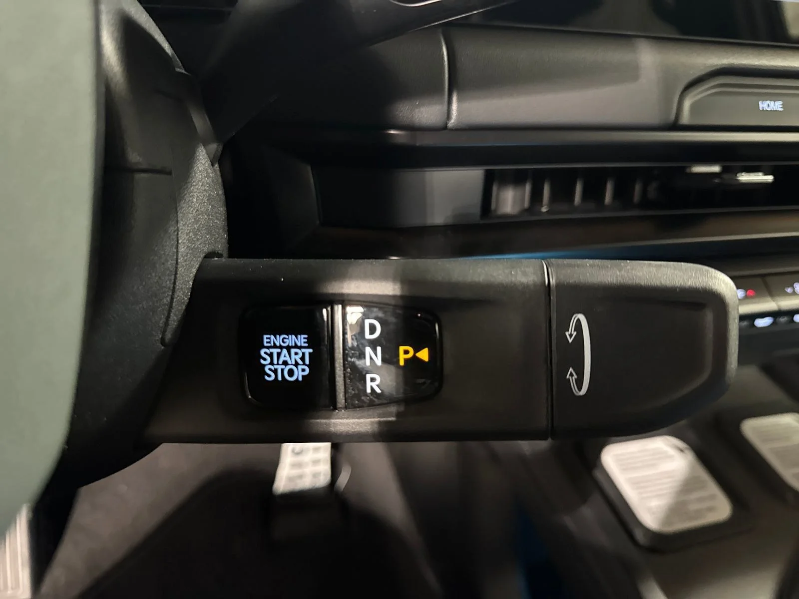 New 2027 Glacial White Pearl Kia X-Line SX image 22