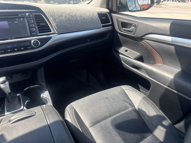 2014 Toyota Highlander XLE - Photo 16