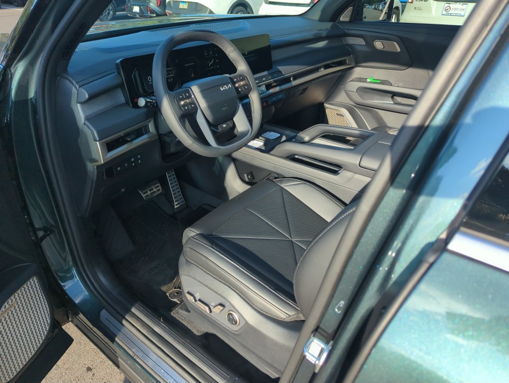 New 2027 Black Jade Green Kia SX image 10