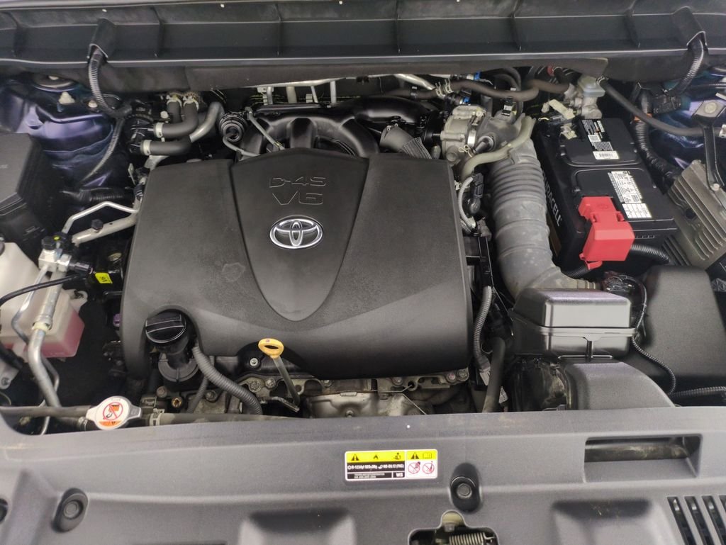 Used 2020 Blueprint Toyota LE image 22