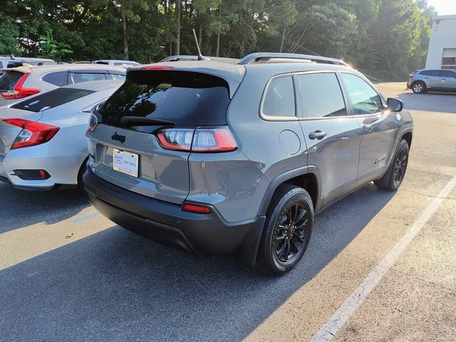 Used 2023 Gray Jeep Altitude image 3