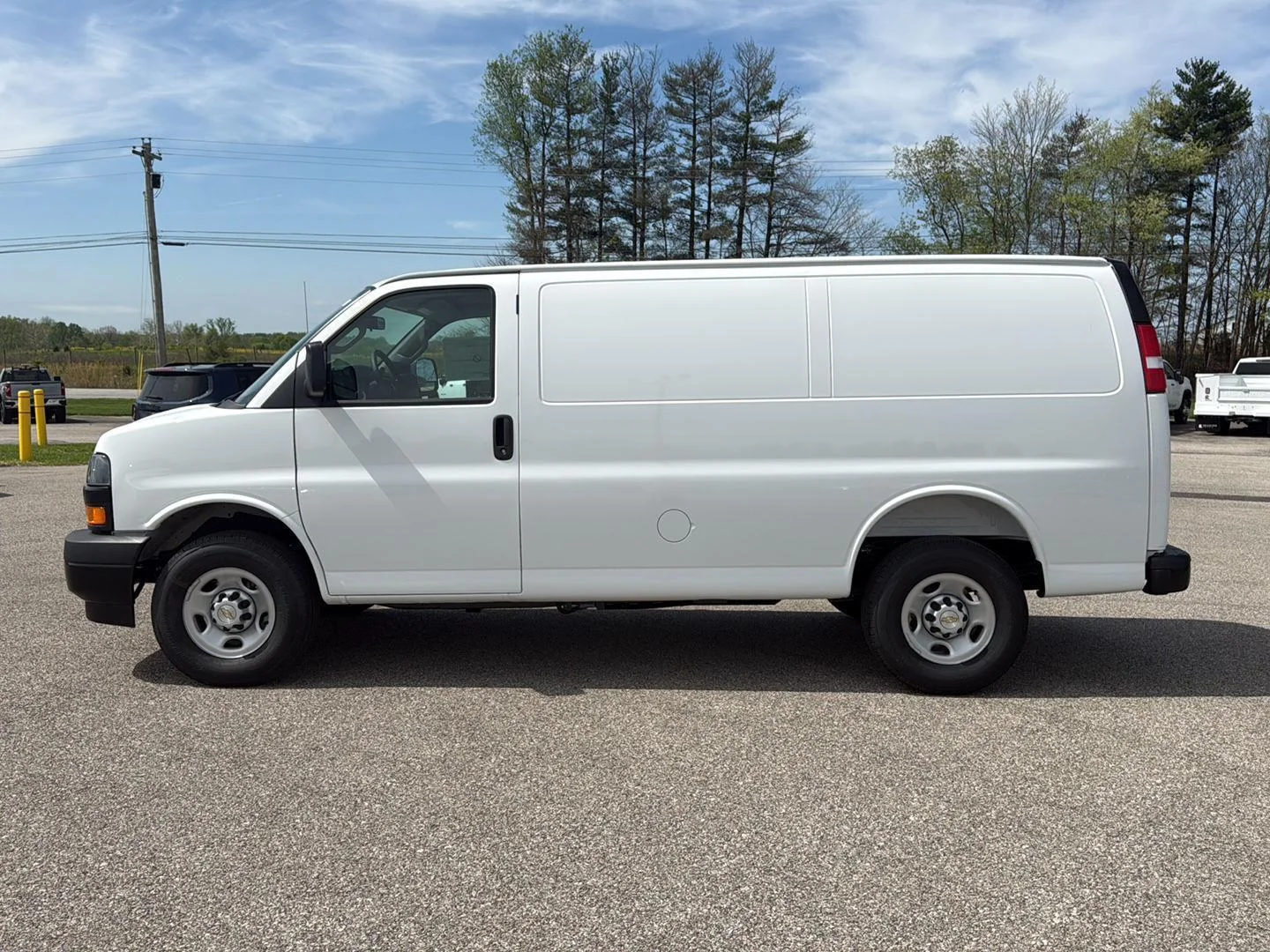 2026 Chevrolet Express Cargo Work Van - Photo 6
