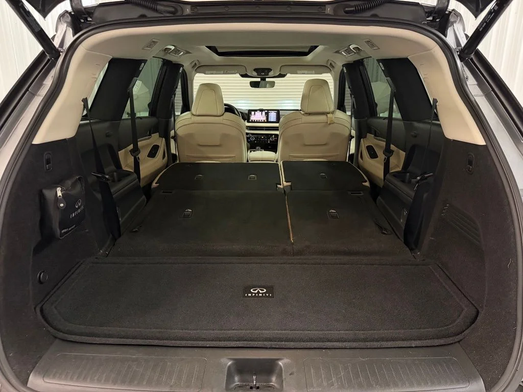 Used 2024 Gray INFINITI LUXE image 40