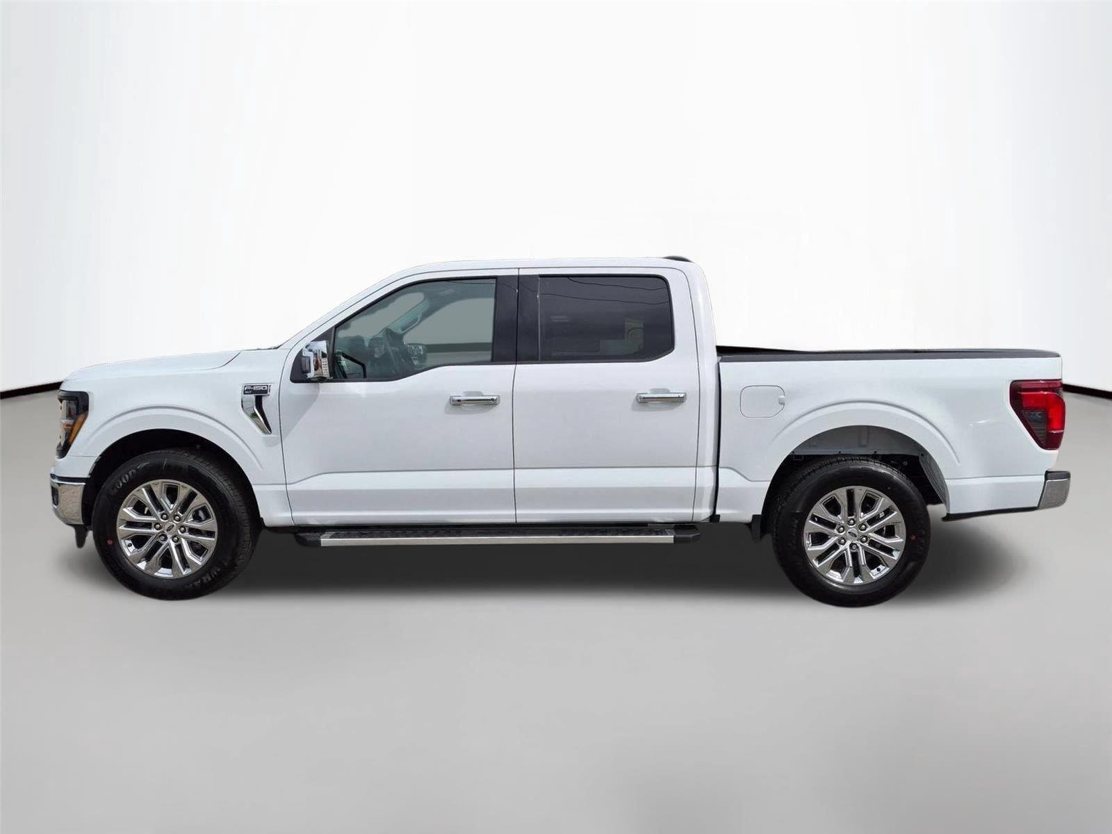 New 2026 Oxford White Ford XLT image 8