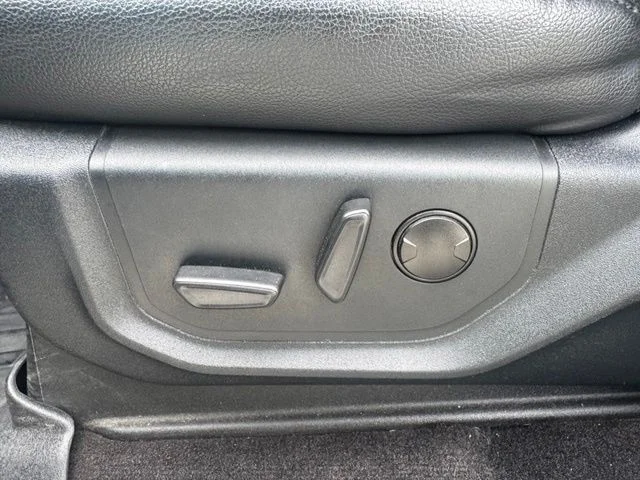 Used 2021 Black Ford XLT image 23