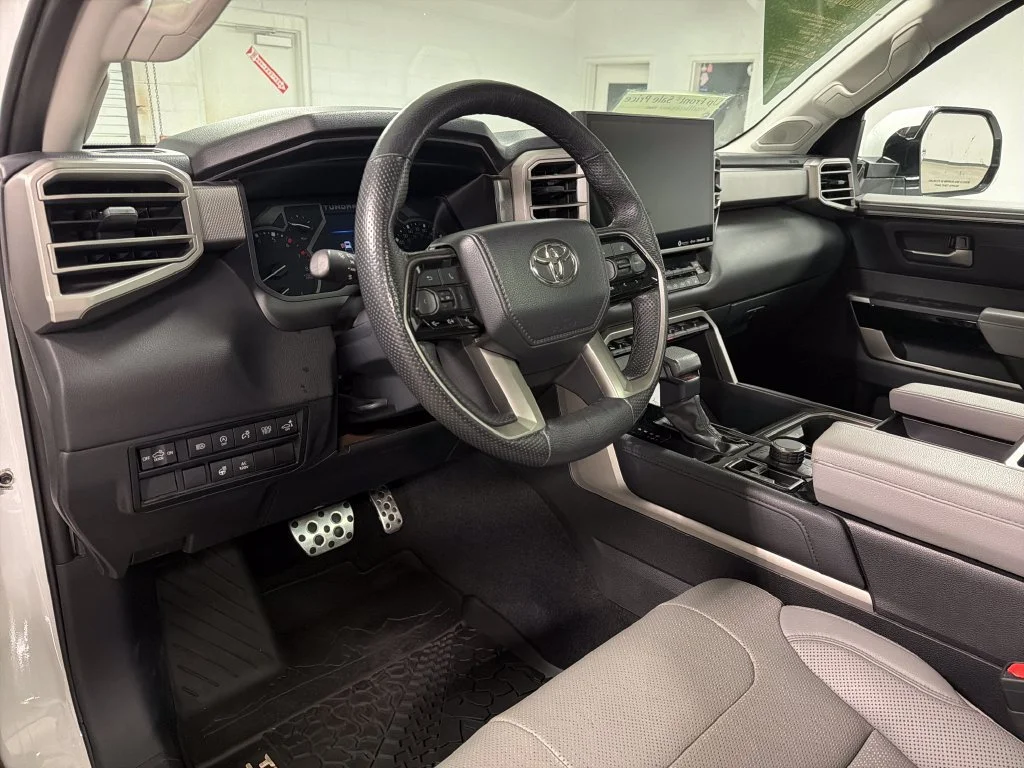 Used 2022 Off-white Toyota Limited image 28
