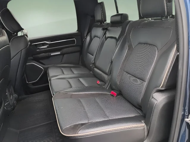 Used 2020 Patriot Blue Pearlcoat Ram Laramie image 18