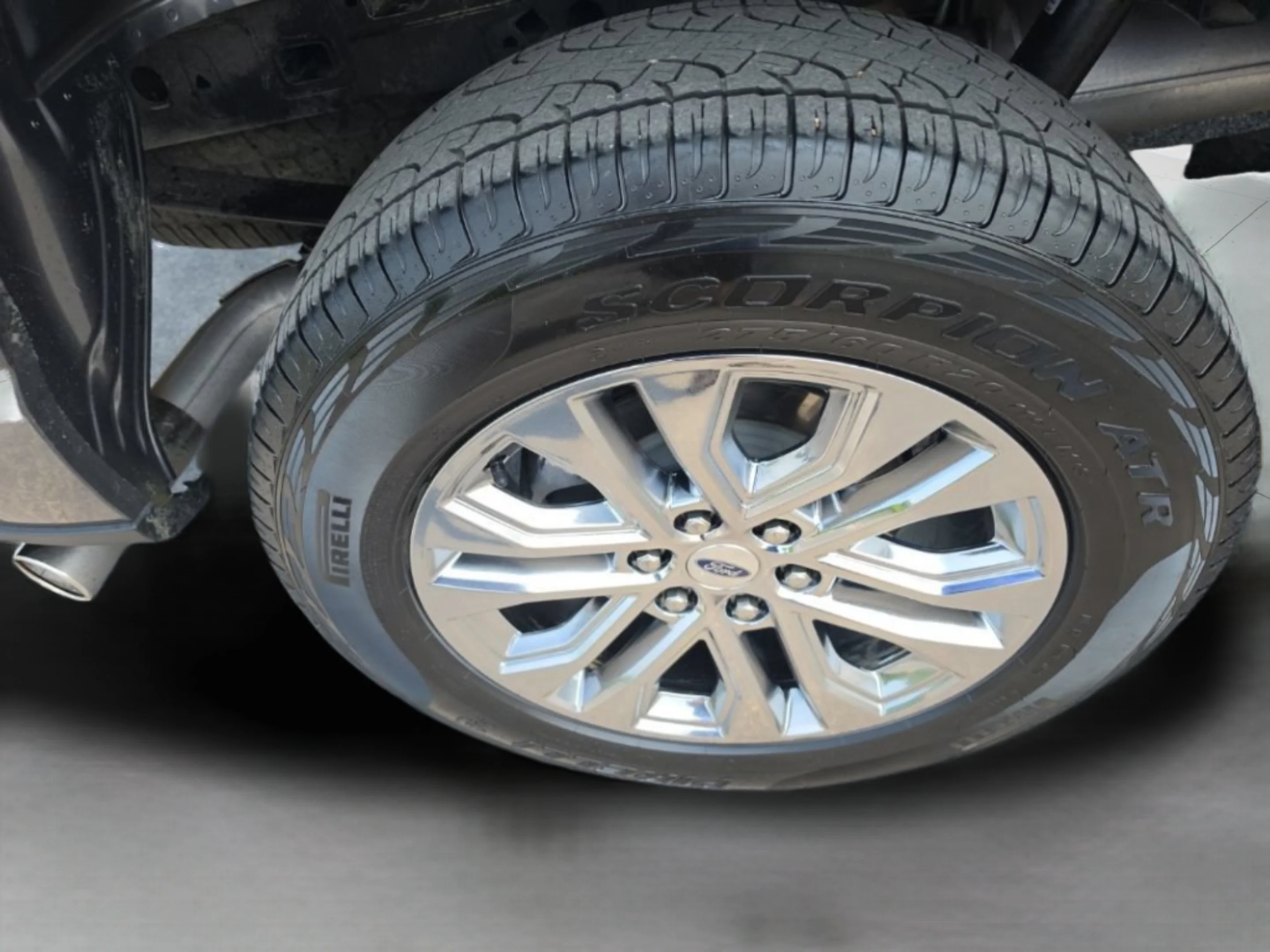 Used 2025 Gray Ford XLT image 14