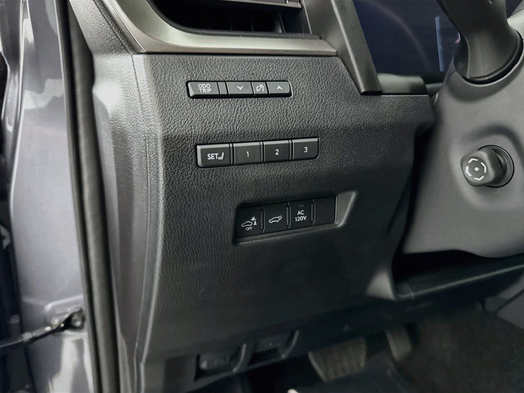 Used 2025 Gray Lexus 550 Premium image 10
