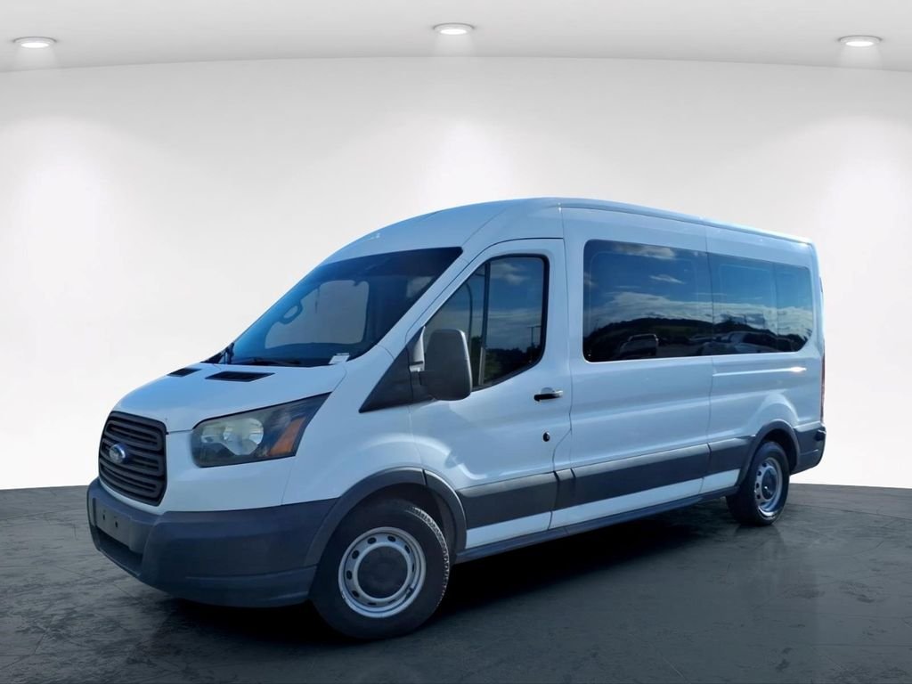Used 2015 White Ford XL image 2