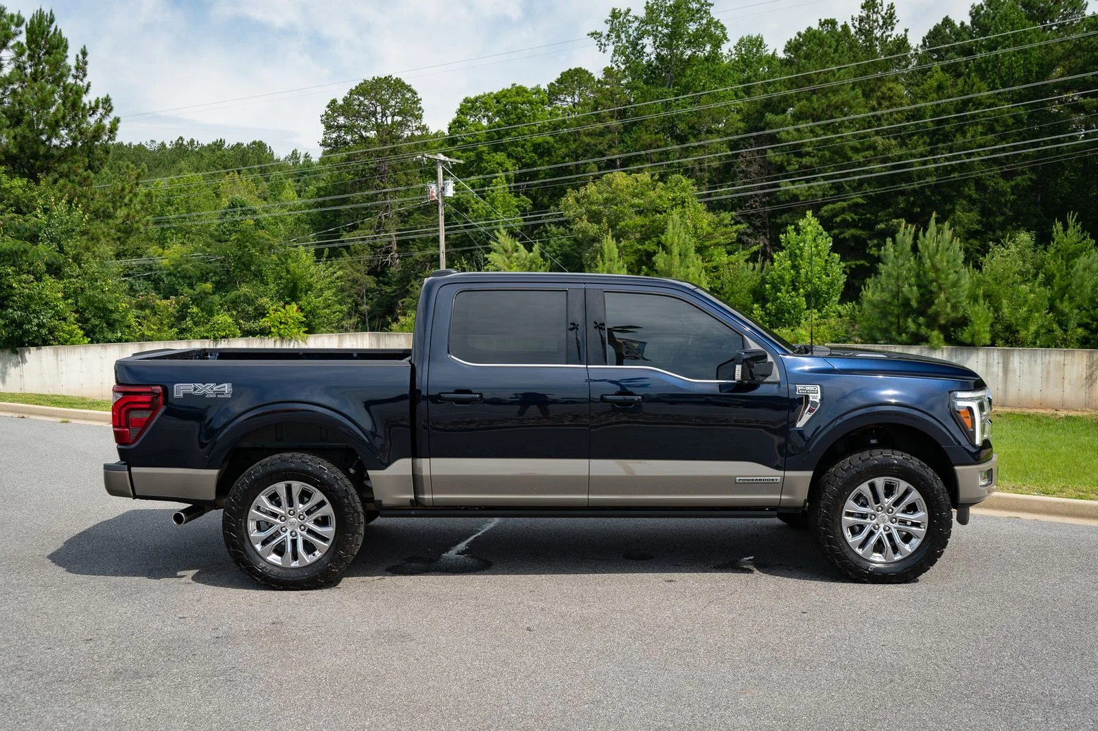 Used 2025 Blue Ford King Ranch image 24