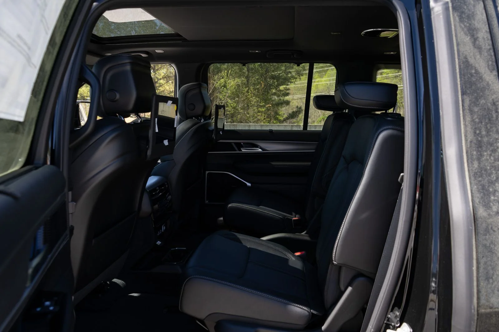 New 2026 Black Jeep Limited Reserve image 19