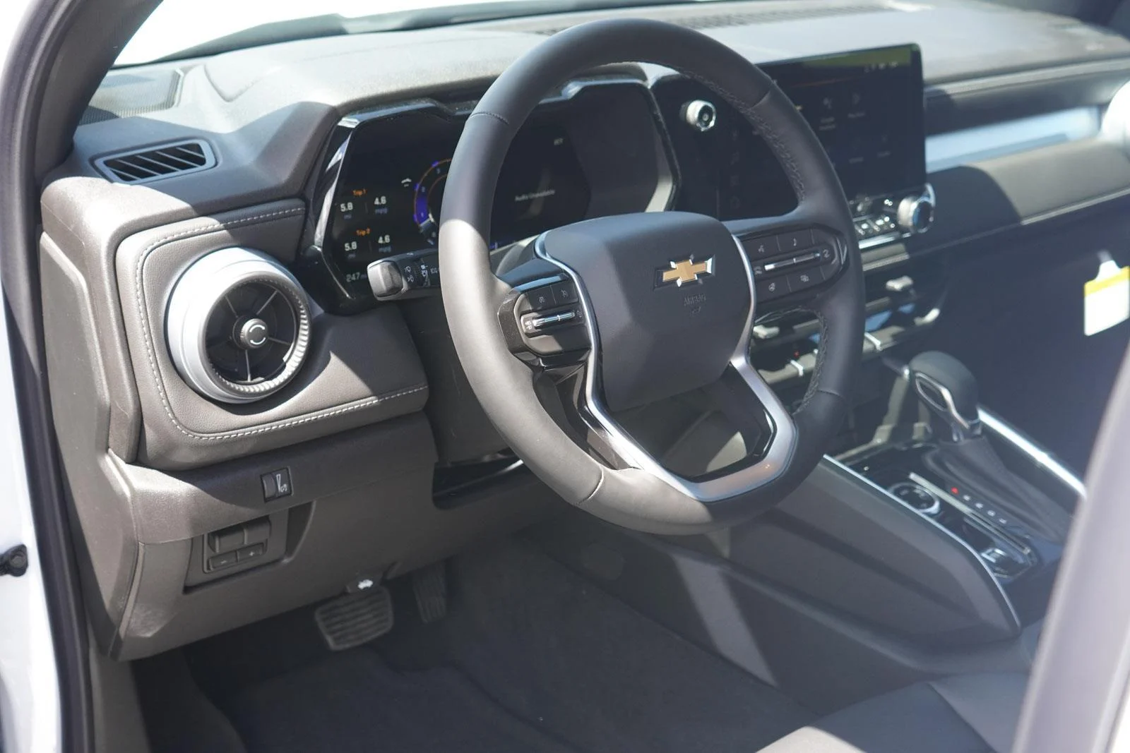 2026 Chevrolet Colorado LT - Photo 24