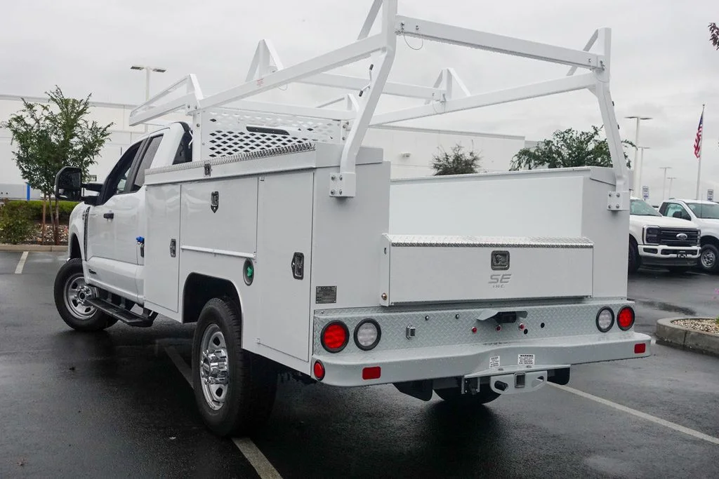 2025 Ford F-350 Super Duty Chassis Cab XL - Photo 11