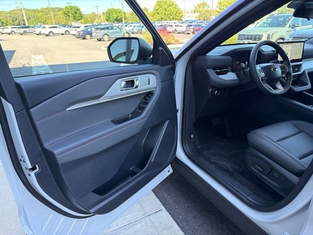 New 2027 Gray Ford 4DR 4WD ACTIVE image 11