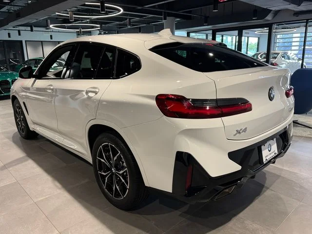 Used 2024 Alpine White BMW xDrive30i image 6