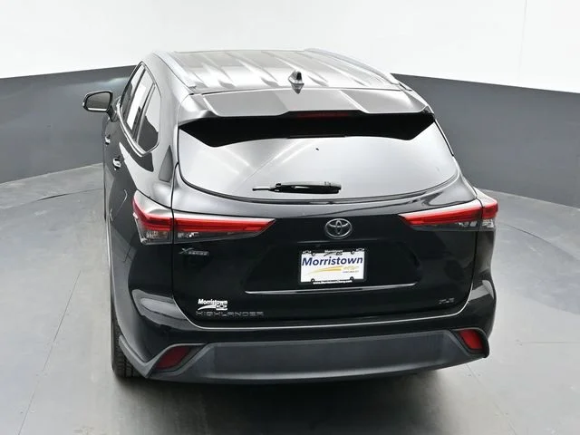 Used 2021 Black Toyota XLE image 29