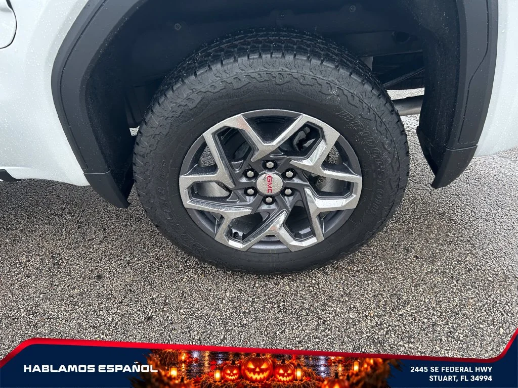 New 2026 Summit White GMC SLT image 9