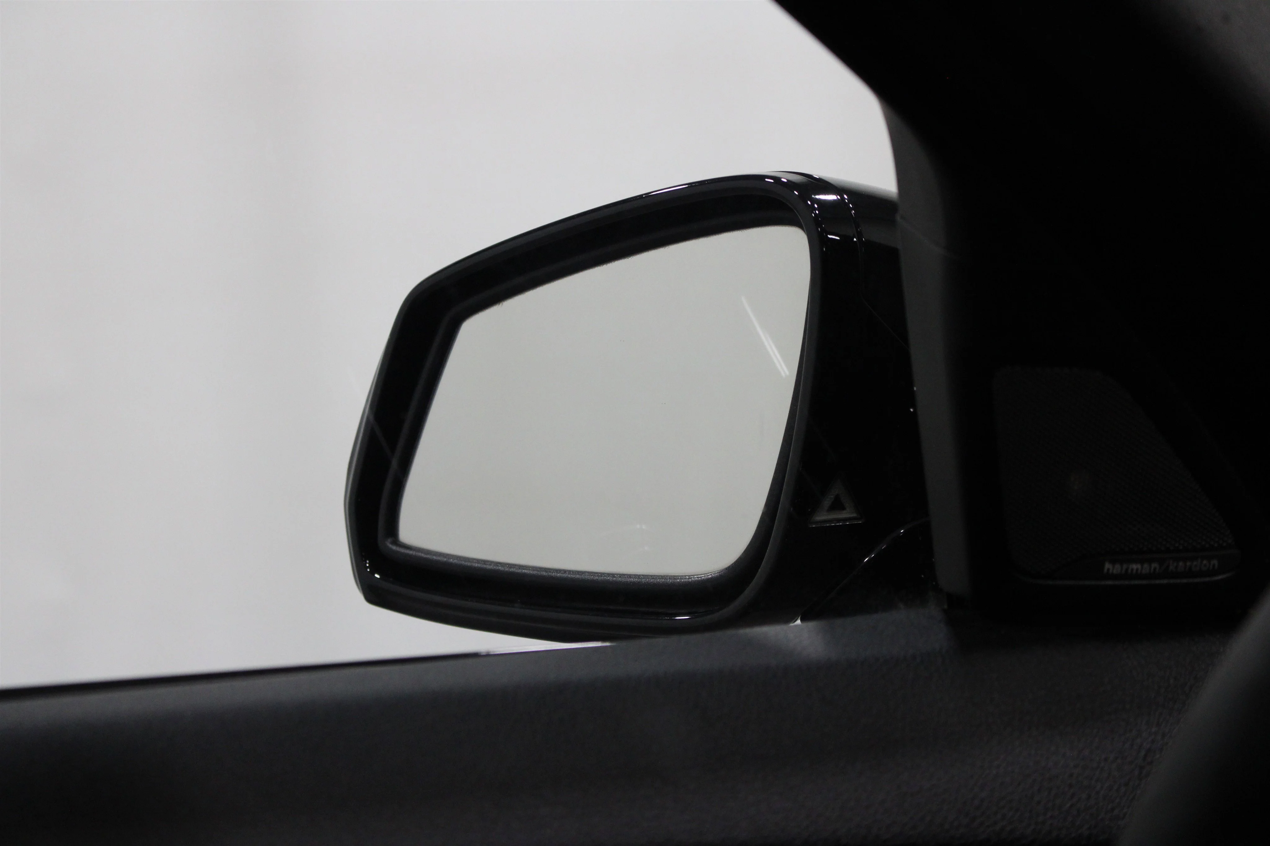 2016 BMW 5 Series 550i - Photo 29